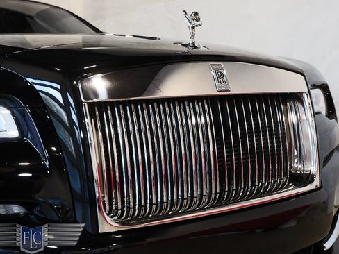 Used 2017 Rolls-Royce Dawn RWD image 11