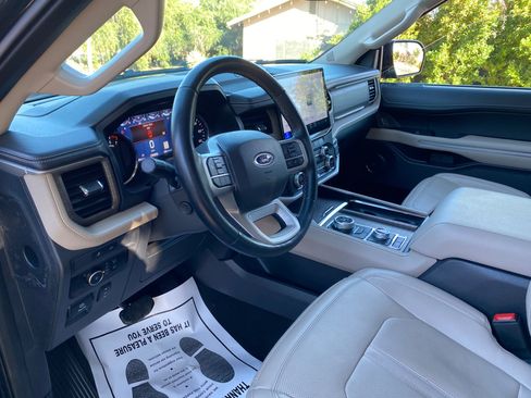 Used 2024 Ford Expedition Limited image 29