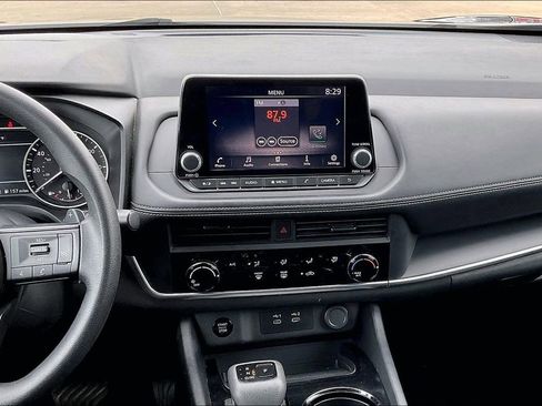 Used 2024 Nissan Rogue S FWD image 6