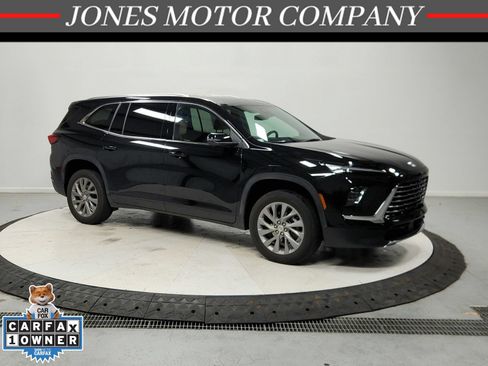 Used 2025 Buick Enclave Preferred w/ Power Package FWD image 1