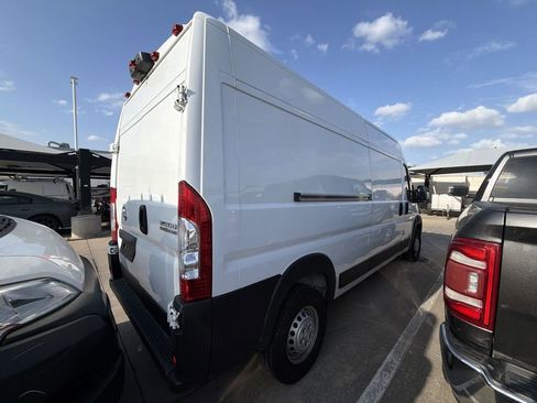 Used 2025 RAM ProMaster 2500 w/ Convenience Group FWD image 2