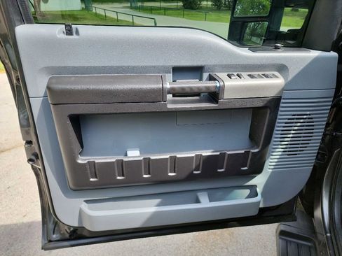 Used 2016 Ford F250 XLT w/ XLT Interior Package image 19