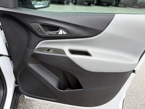 Used 2023 Chevrolet Equinox LS FWD image 14