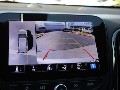 Used 2022 Chevrolet Equinox RS w/ Infotainment Package FWD image 33