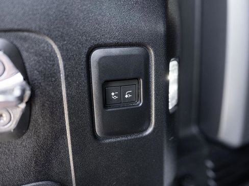Used 2024 Land Rover Defender 110 V8 AWD/4WD image 60