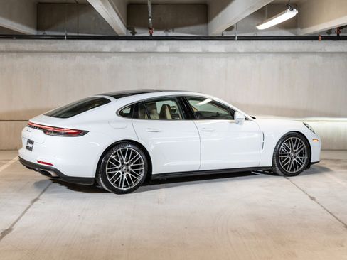 Certified 2023 Porsche Panamera image 7