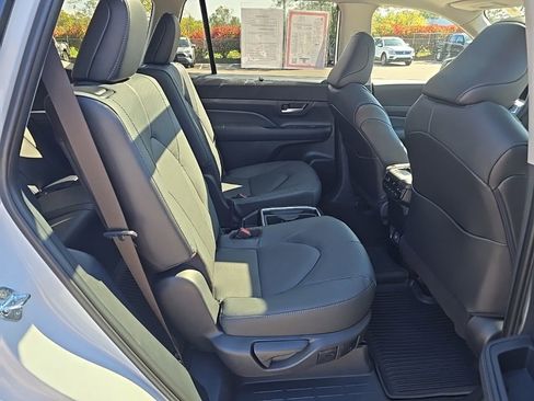 Certified 2026 Toyota Grand Highlander Platinum image 28