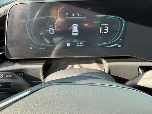 Certified 2023 Kia Niro EX Touring image 18