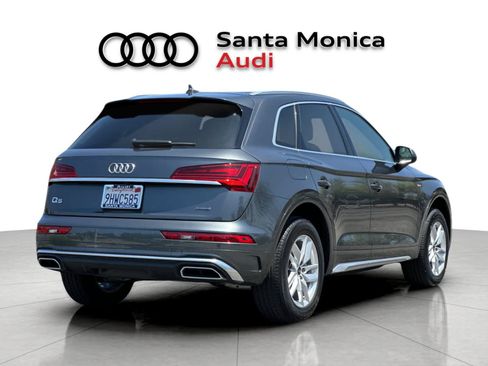Used 2023 Audi Q5 2.0T Premium w/ Convenience Package AWD/4WD image 2