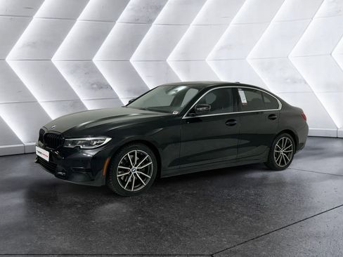 Used 2020 BMW 330i Sedan w/ Premium Package image 3
