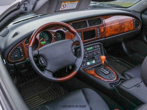 Used 2001 Jaguar XK8 Convertible image 31