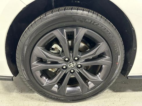 Used 2025 Toyota Sienna XSE image 69