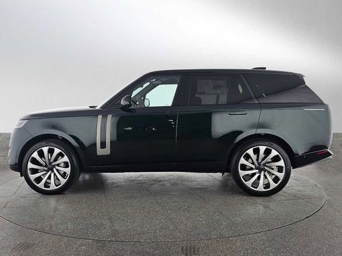 New 2026 Land Rover Range Rover SE image 2