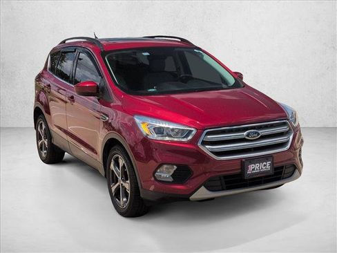 Used 2018 Ford Escape SEL FWD image 3