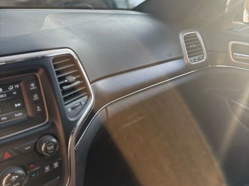 Used 2016 Jeep Grand Cherokee Limited image 43