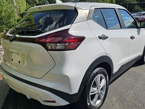 Used 2021 Nissan Kicks S FWD image 5