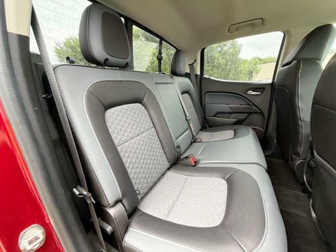Used 2018 Chevrolet Colorado Z71 AWD/4WD image 17