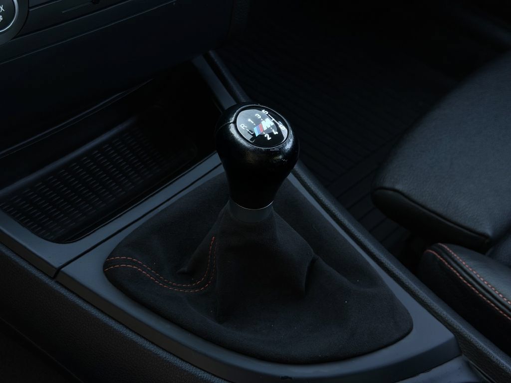 Used 2011 BMW 1 Series M RWD image 22