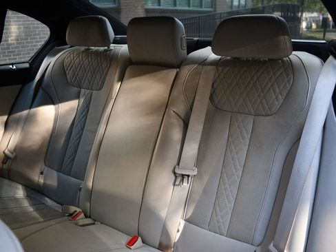 Used 2016 BMW 750i xDrive image 37