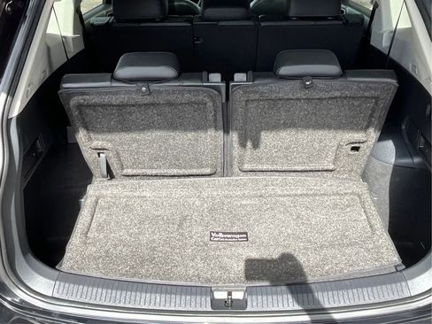 Used 2020 Volkswagen Tiguan SE image 22