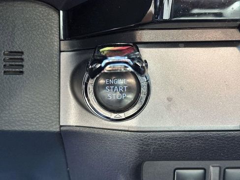 Used 2018 Toyota Tacoma TRD Sport w/ Technology Package image 15