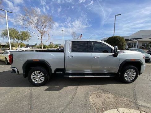 Used 2020 GMC Sierra 2500 Denali w/ Denali Ultimate Package image 2