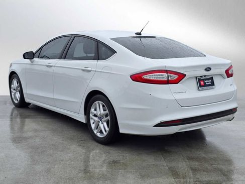 Used 2015 Ford Fusion SE image 5