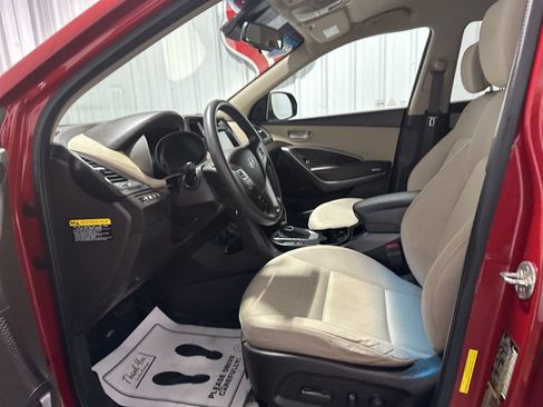 Used 2018 Hyundai Santa Fe SE FWD image 11