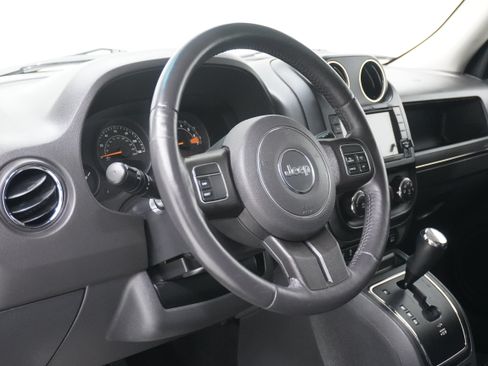 Used 2016 Jeep Patriot High Altitude FWD image 10