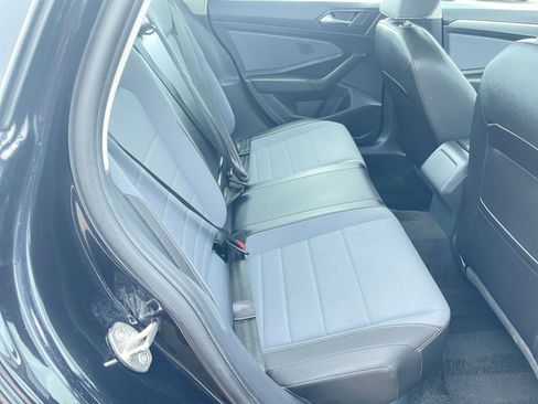 Used 2025 Volkswagen Jetta SE image 25