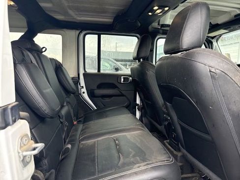 Used 2022 Jeep Wrangler Unlimited Sahara w/ Cold Weather Group image 28