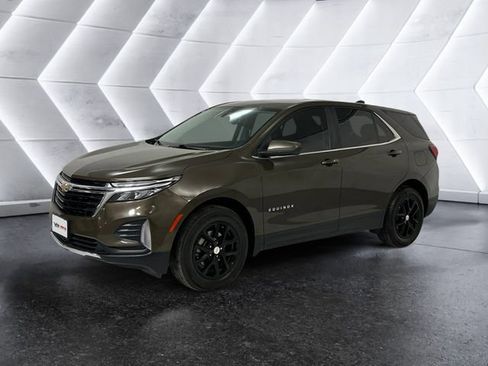Used 2023 Chevrolet Equinox LT FWD image 3