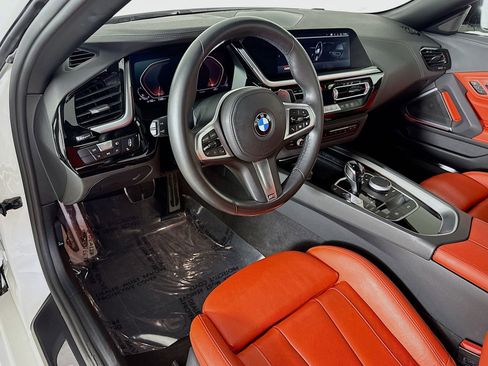 Used 2021 BMW Z4 sDrive30i w/ M Sport Package image 9