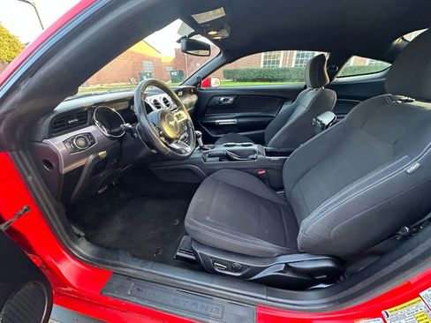 Used 2016 Ford Mustang GT w/ Black Accent Package RWD image 10