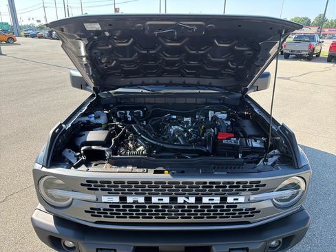 Used 2025 Ford Bronco Badlands AWD/4WD image 11