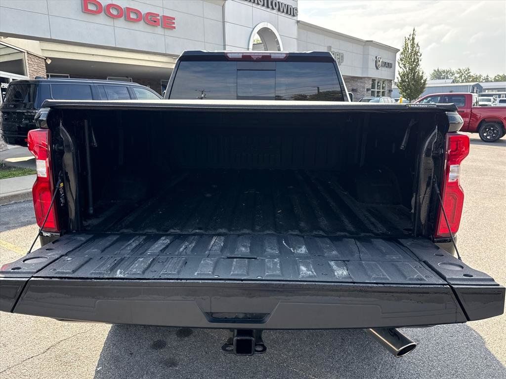 Used 2024 Chevrolet Silverado 2500 High Country w/ High Country Premium Package AWD/4WD image 28