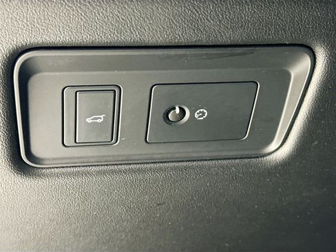 Used 2018 Land Rover Range Rover Sport Supercharged image 11