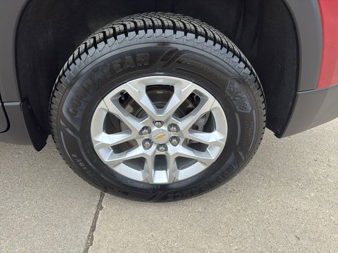 Used 2019 Chevrolet Traverse LT image 10