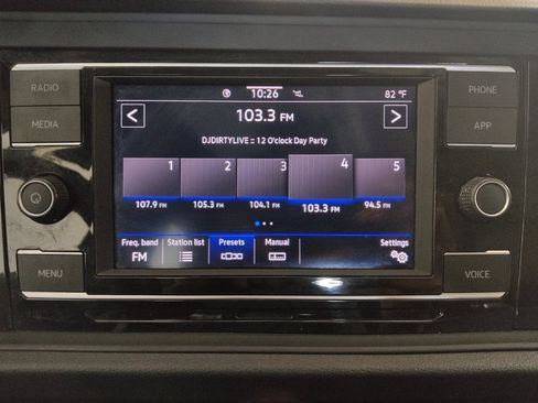 Used 2024 Volkswagen Jetta SE FWD image 25