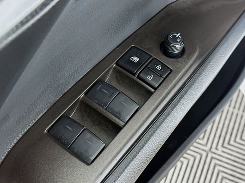 Used 2023 Toyota Camry SE w/ Cold Weather Package image 17