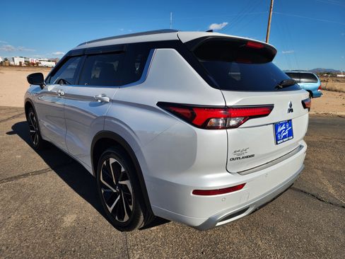 Used 2024 Mitsubishi Outlander SEL AWD/4WD image 6