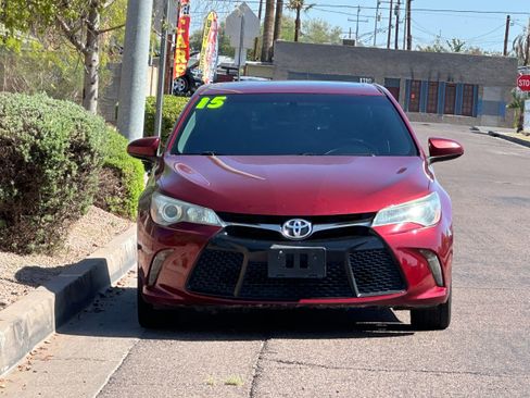 Used 2015 Toyota Camry XSE image 2