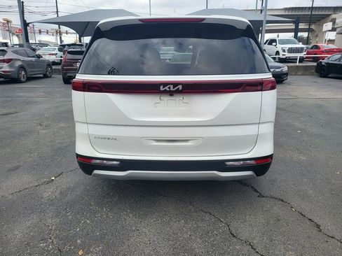Used 2024 Kia Carnival LX image 13