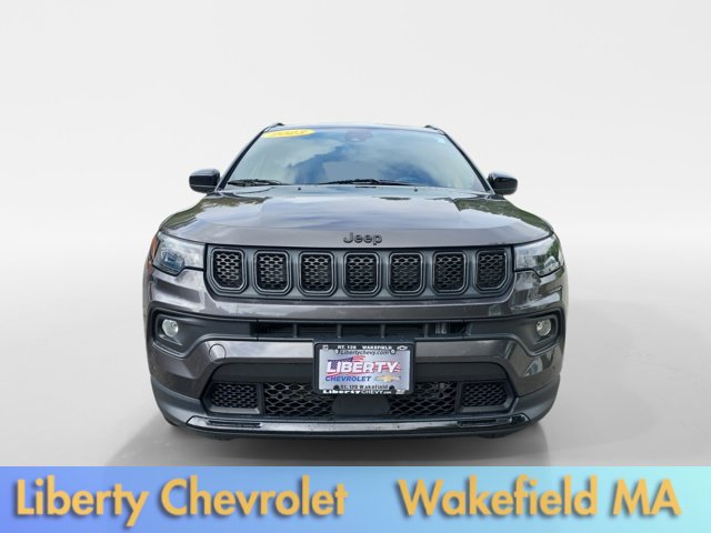 Used 2023 Jeep Compass Latitude w/ Sun and Sound Group AWD/4WD image 2