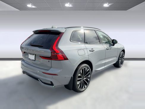 New 2026 Volvo XC60 B5 Ultra w/ Climate Package image 9
