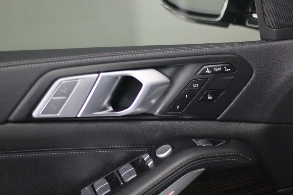 Used 2020 BMW X7 xDrive40i w/ Cold Weather Package AWD/4WD image 58
