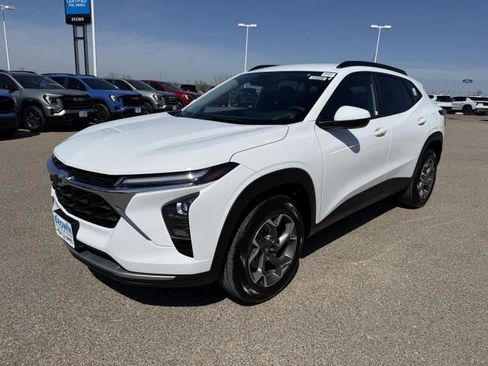 New 2026 Chevrolet Trax LT w/ LT Convenience Package image 5