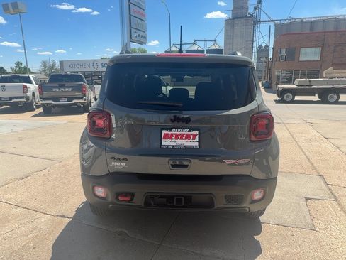 Used 2023 Jeep Renegade Trailhawk w/ Sun/Sound Group AWD/4WD image 7