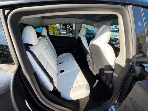 Used 2024 Tesla Model Y Long Range image 29