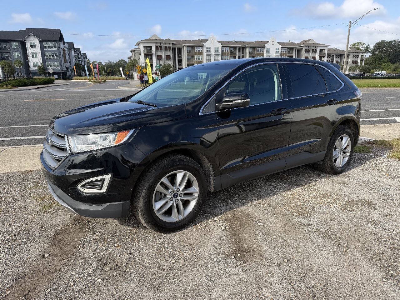 Used 2016 Ford Edge SEL w/ Equipment Group 201A AWD/4WD image 2
